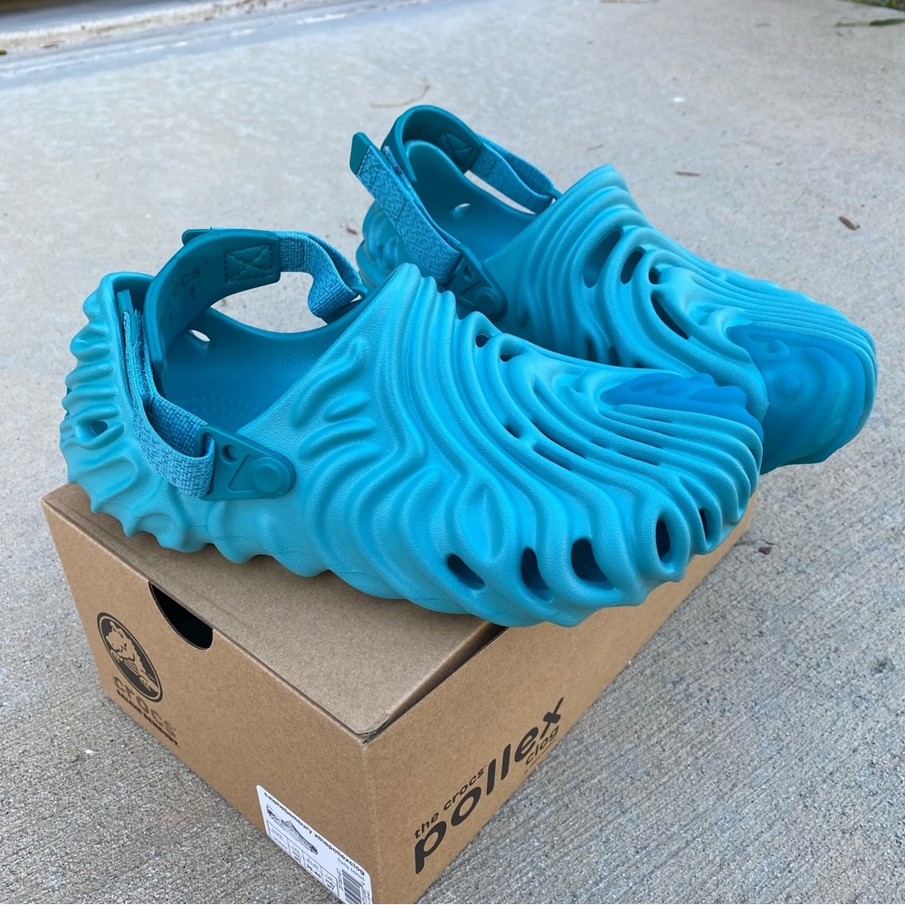 SALEHE BEMBURY X CROCS POLLEX CLOG TIDE (W sz 9/M sz 7)